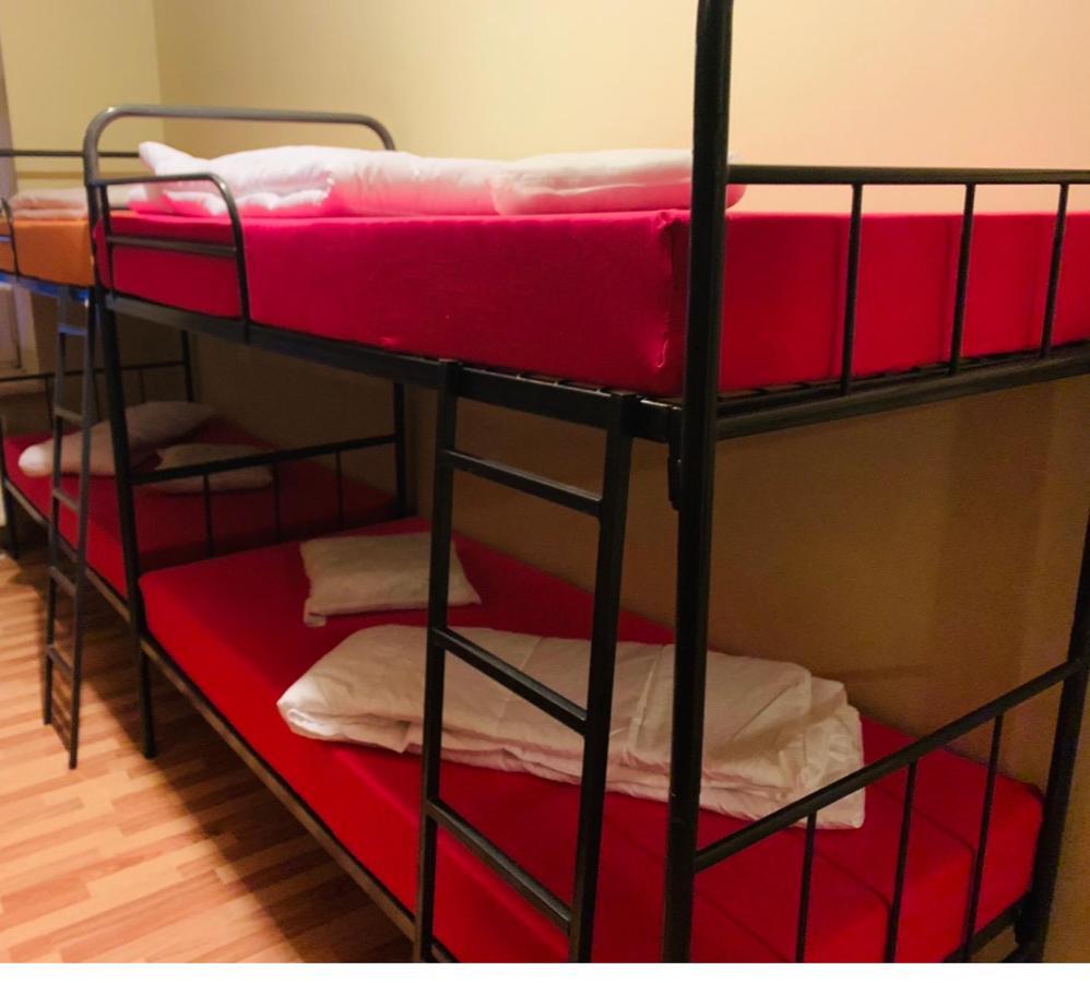 Escobars Backpackers Hostel 리가 외부 사진