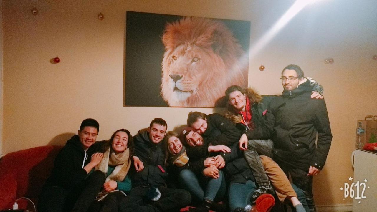 Escobars Backpackers Hostel 리가 외부 사진